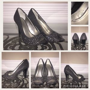 Brand new black sparkly heels!✨🖤